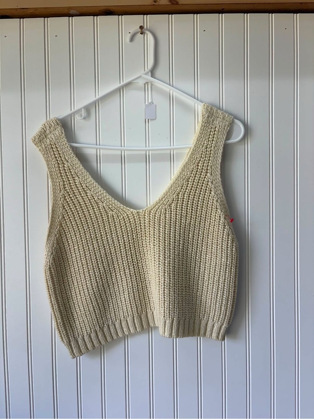 O’Neil Cream Knit V-Neck Cropped Tank Top